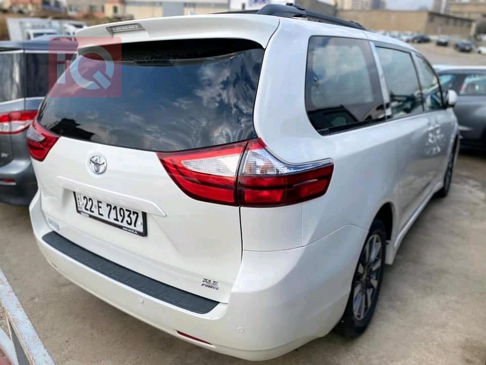 Toyota Sienna